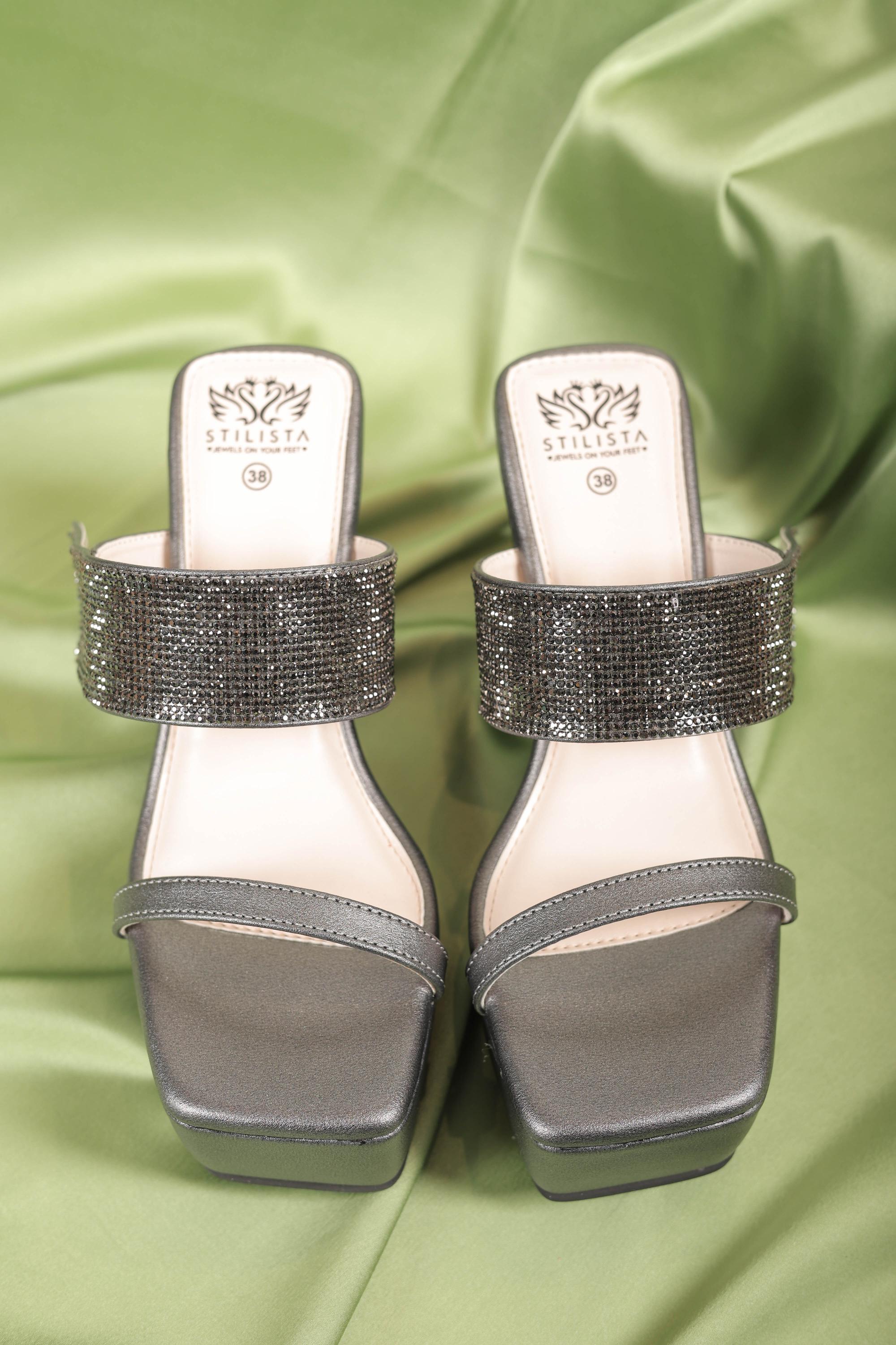 Gun metal stones in wedges