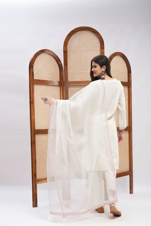 Alfaaz Off-White Kurta Set- back view