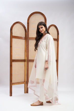 Alfaaz Off-White Kurta Set- side view