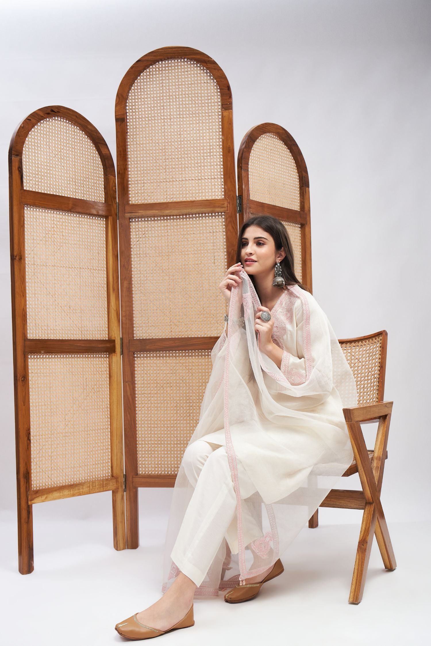 Alfaaz Off-White Kurta Set- front view