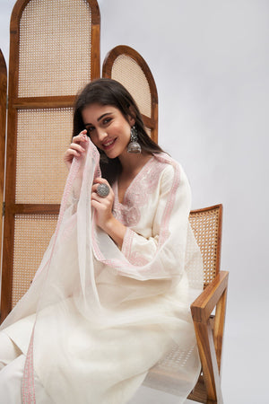 Alfaaz Off-White Kurta Set- front view