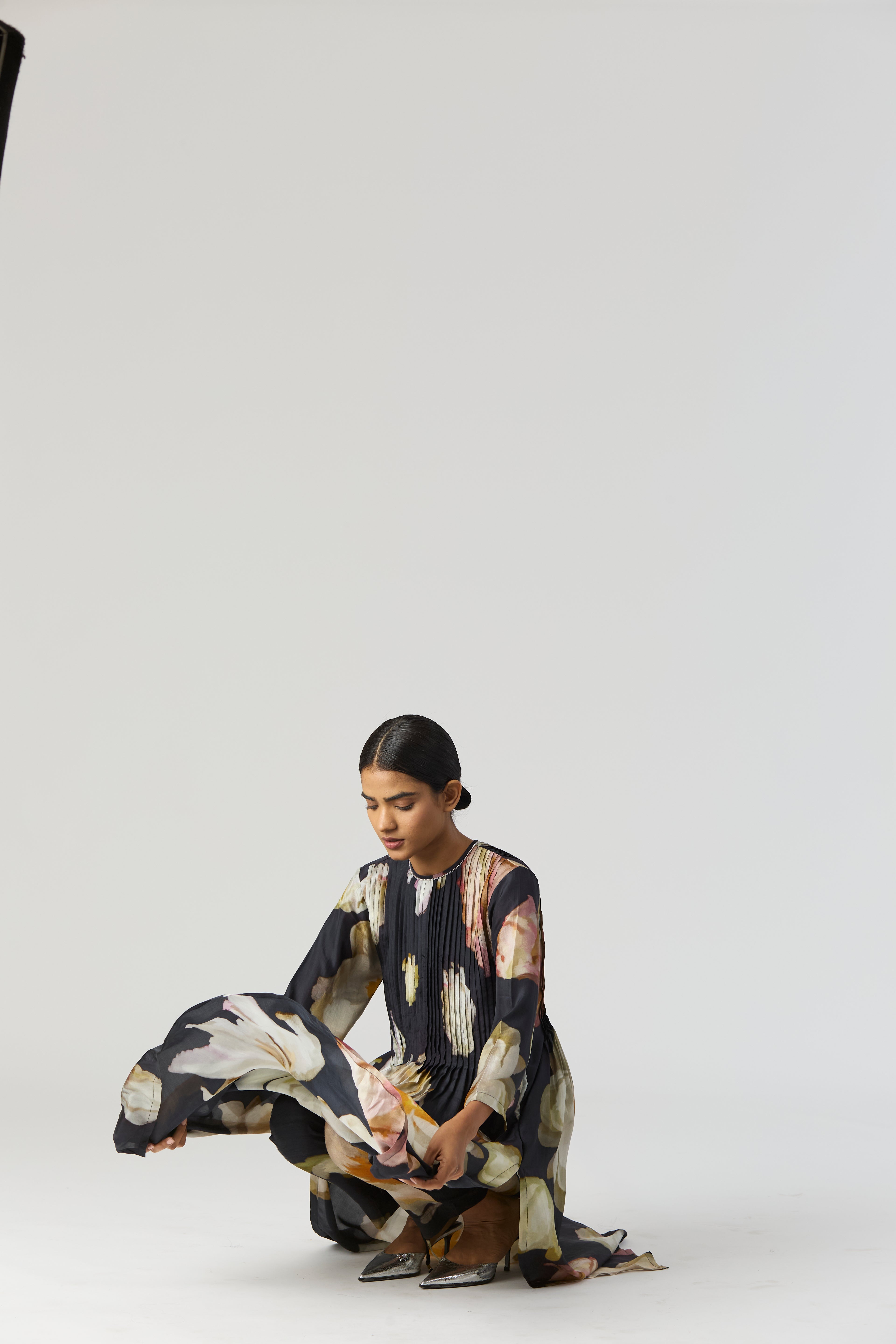 Viva Fiori Pintucks Kurta Set AGASHE
