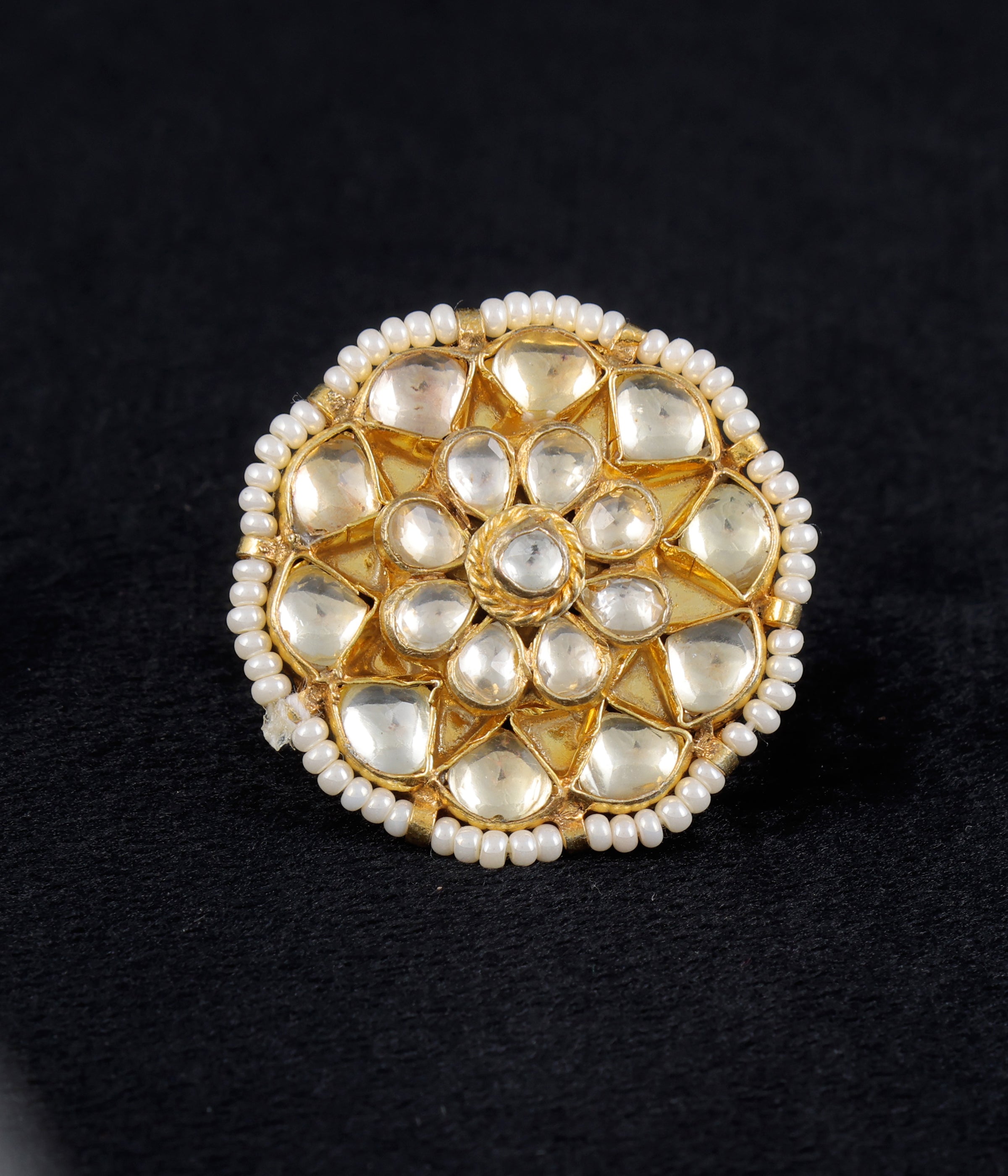 Gold finish Kundan ring