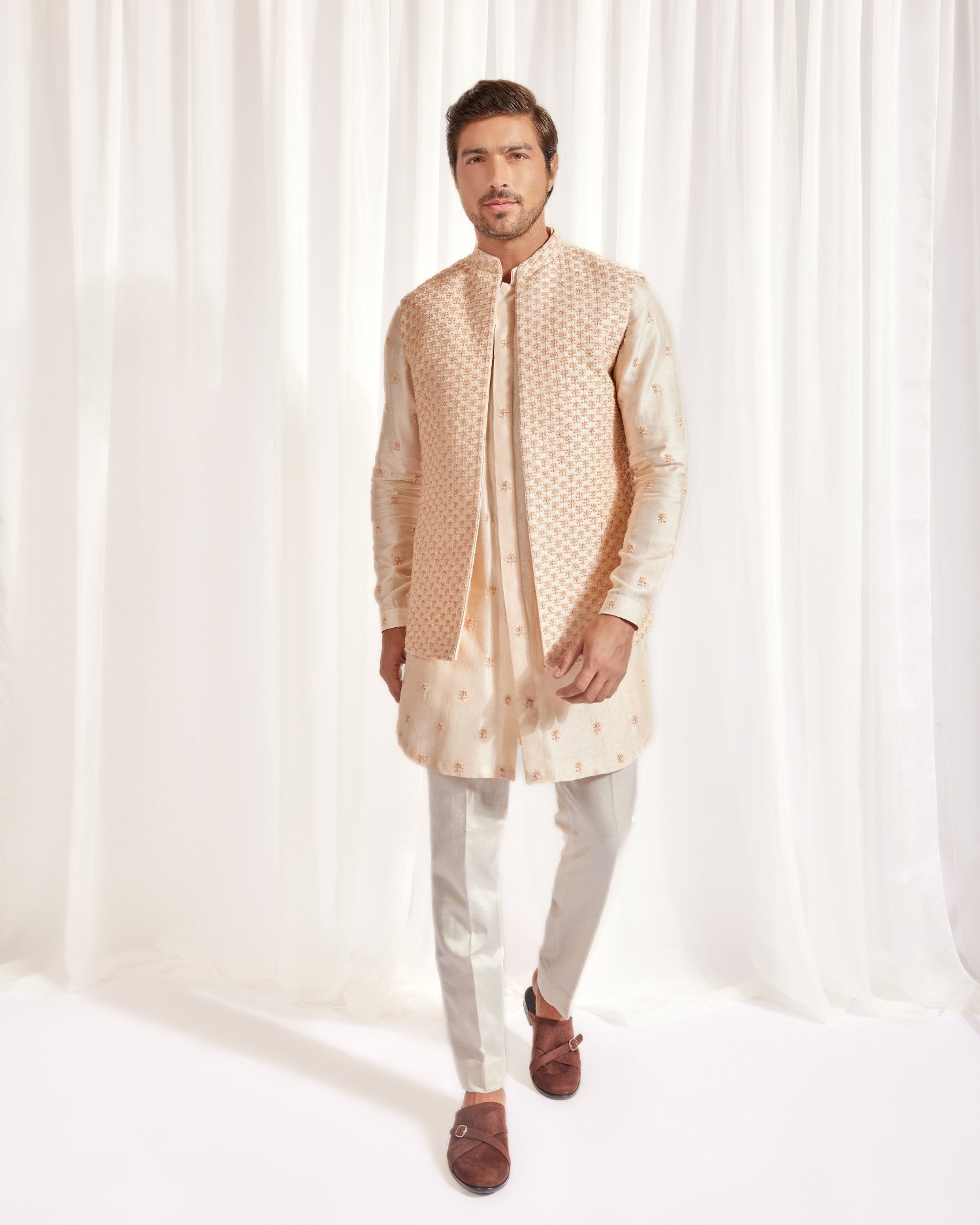 Short Open Bandi Set With Kurta And Slim Pant