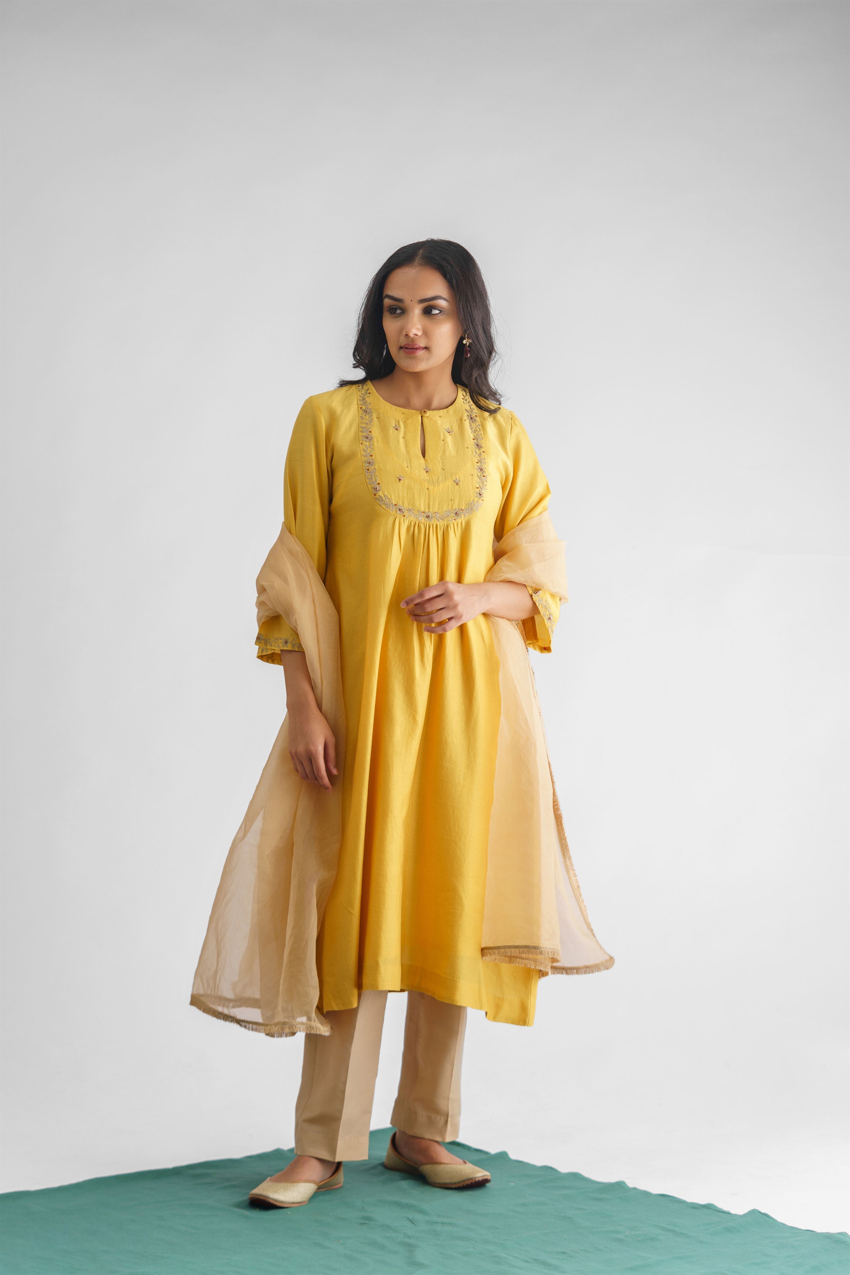 Utsav Kurta With Pant And Dupatta (Set Of 3)