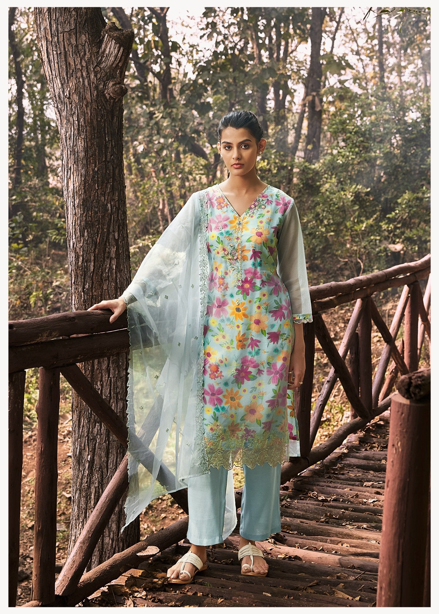 Motiya Phool Organza Printed Kurta set with Embroidery