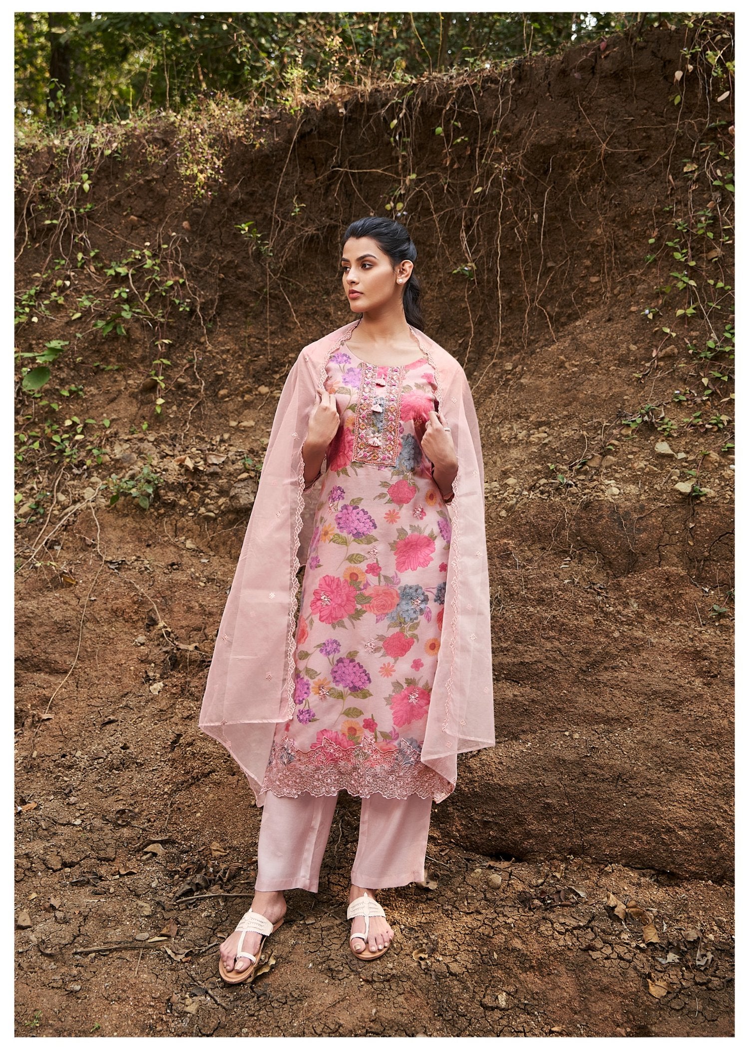 Phoolon ki Mehfil Organza Printed Kurta set with Embroidery