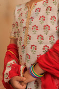 Load image into Gallery viewer, Jasmine Kurta Pants With Dupatta
