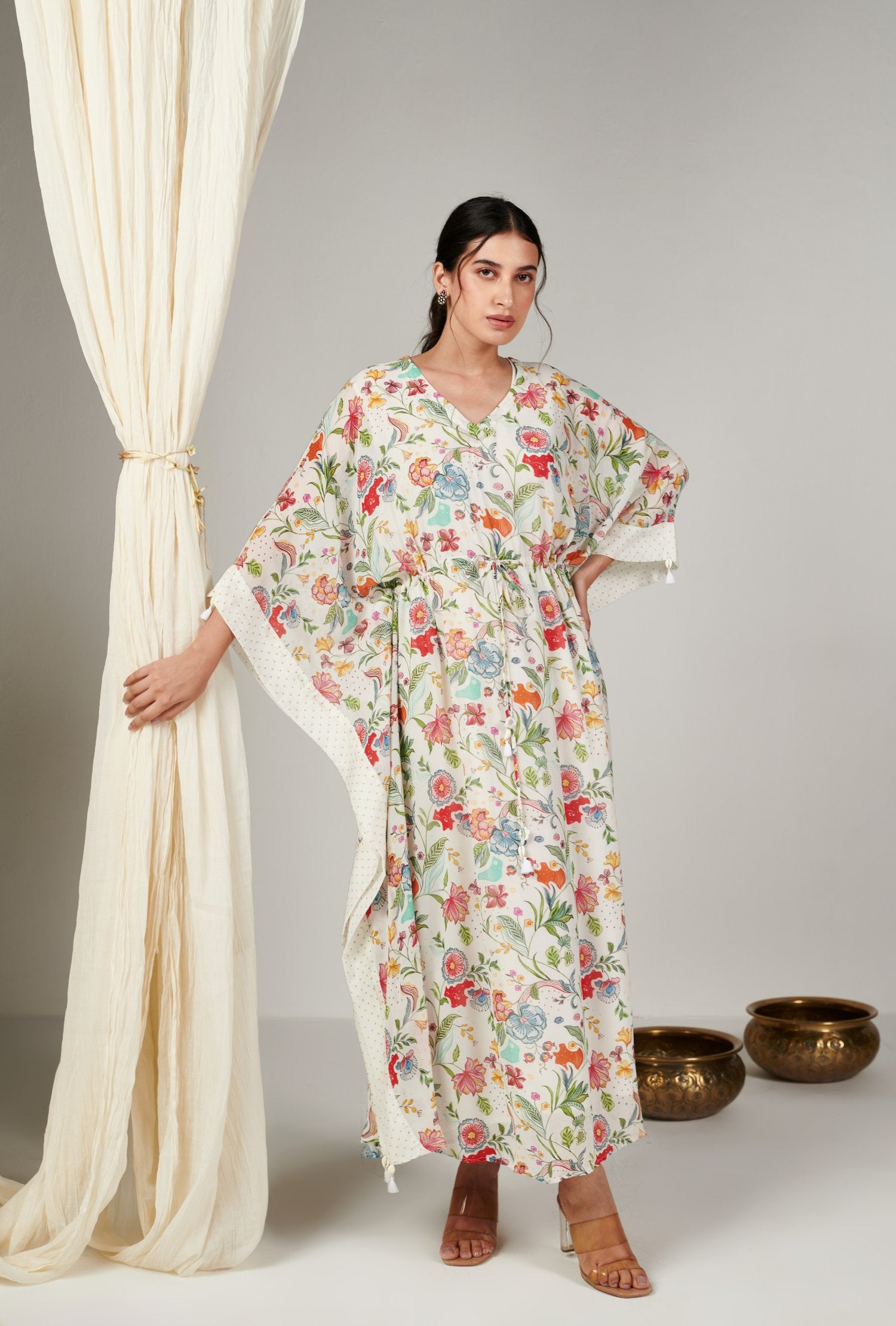 Bagicha white kaftan