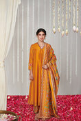 Load image into Gallery viewer, Bagicha orange polka kurta set of 3
