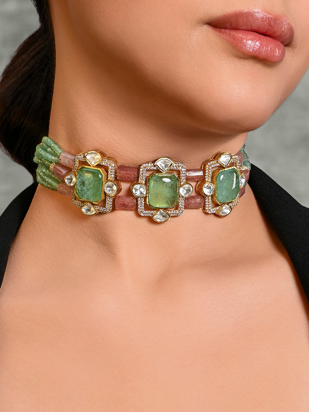 Jazzy Choker With Earrings