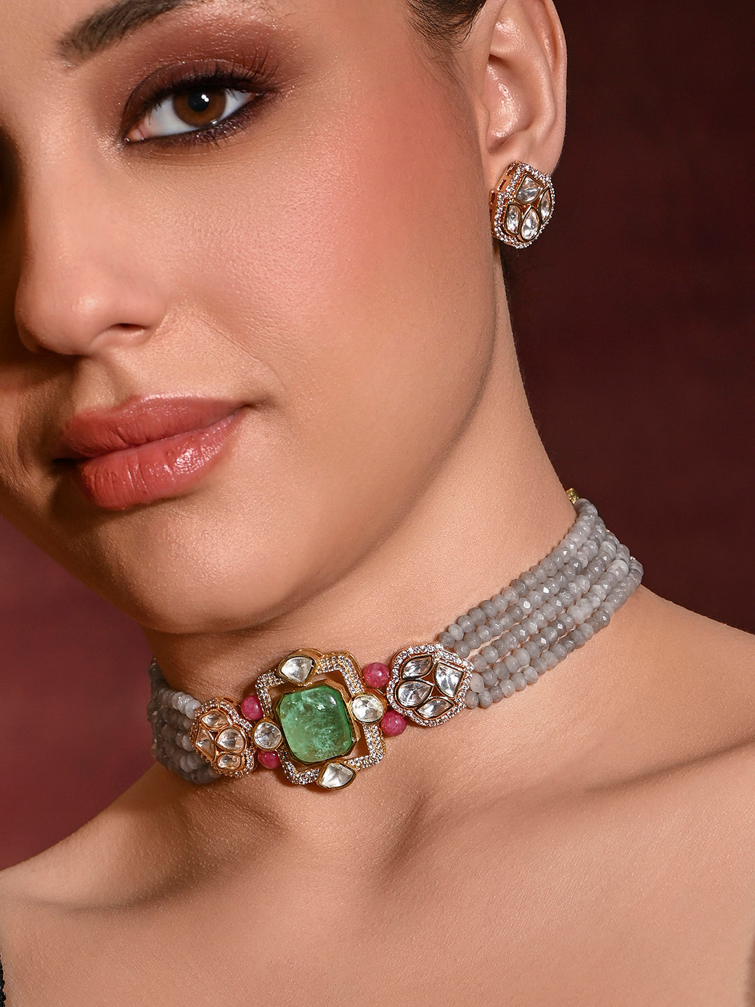 Dazzling Choker With Earrings