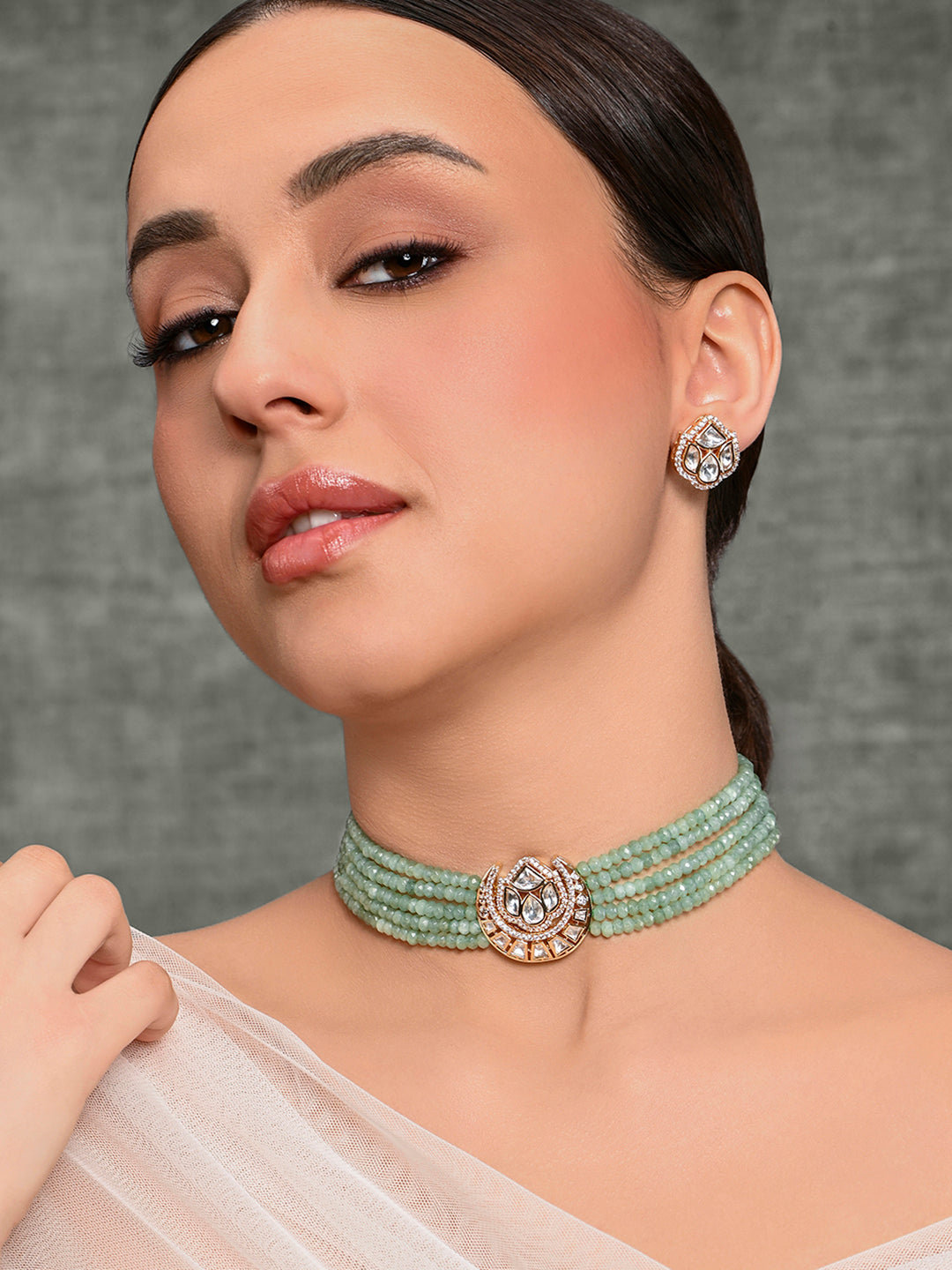 Glitzy Choker With Earrings