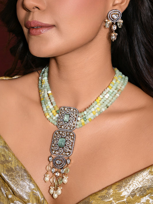 Sophisticated Green Necklace With Earrings