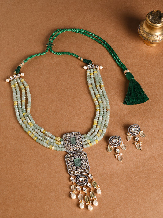 Sophisticated Green Necklace With Earrings