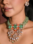 Load image into Gallery viewer, Glinting Choker With Earrings
