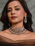 Load image into Gallery viewer, Alluring Choker With Earrings
