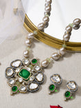 Load image into Gallery viewer, Glistening Necklace With Earrings
