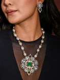 Load image into Gallery viewer, Glistening Necklace With Earrings
