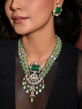 Load image into Gallery viewer, Gorgeous Green Necklace With Earrings
