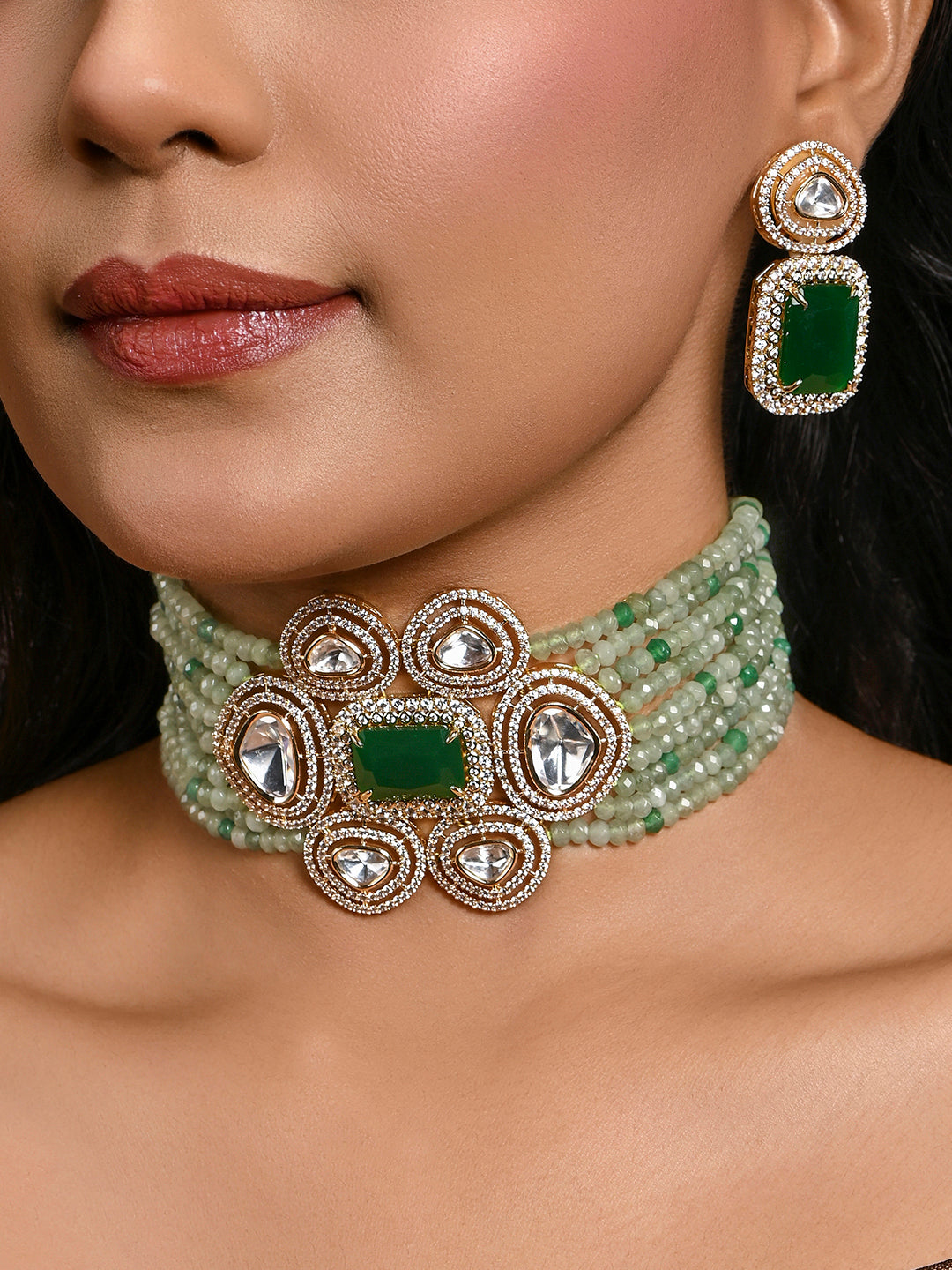 Glossy Green Choker With Earrings