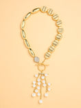 Load image into Gallery viewer, Toggle lock pearl shower lariat
