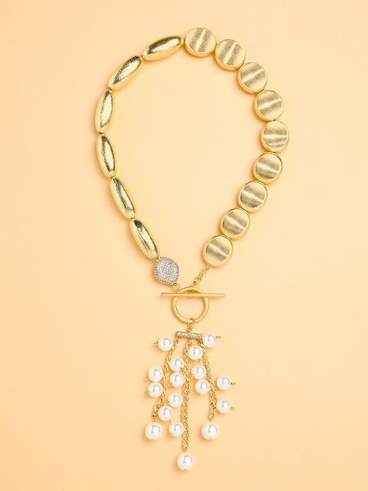 Toggle lock pearl shower lariat