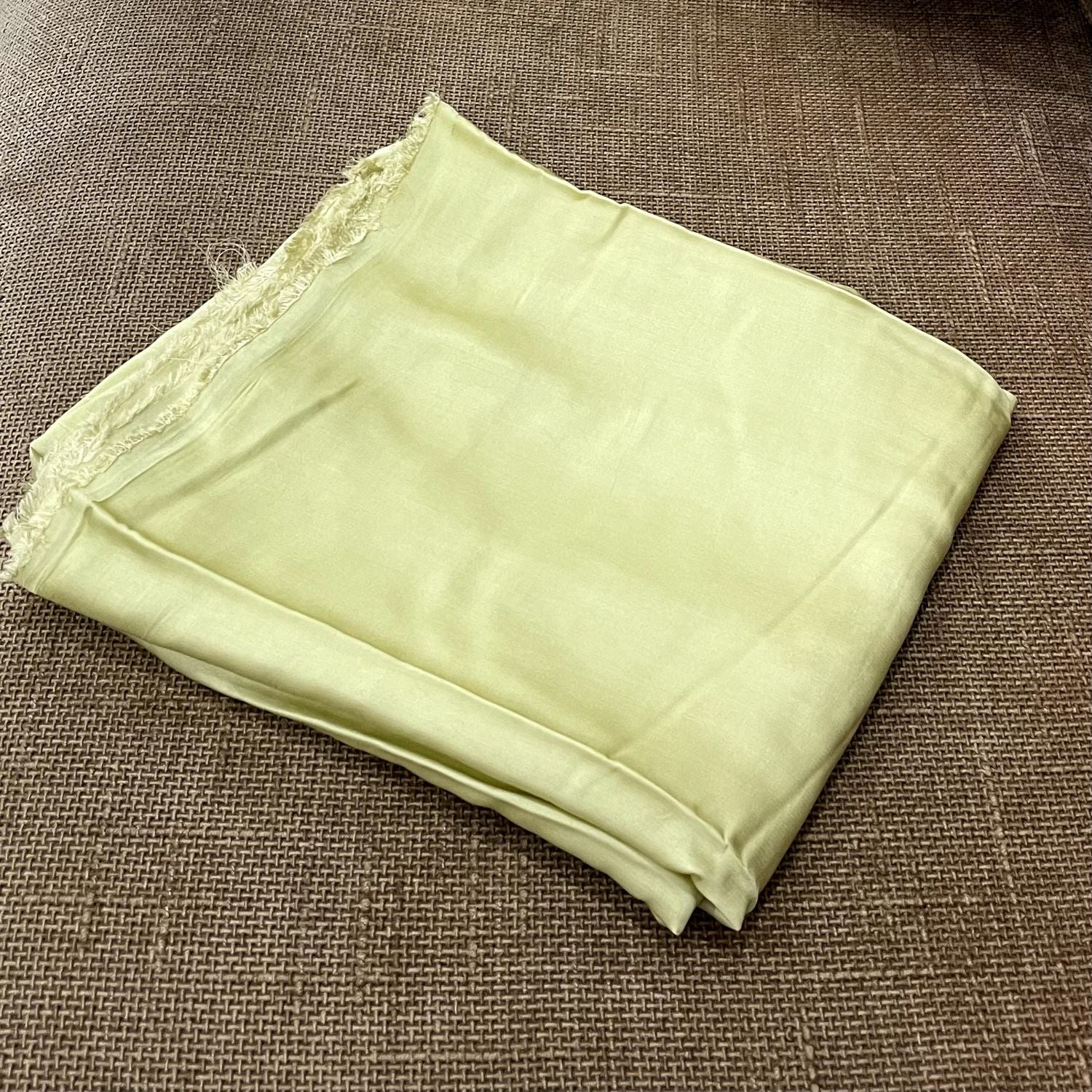 Half-Daisies Olive Green Chiffon Saree