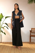 Load image into Gallery viewer, Black Tropicool Sleeveless Blazer
