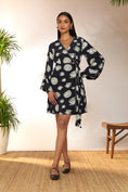 Load image into Gallery viewer, Black Special Cutting Wrap Dress
