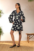 Load image into Gallery viewer, Black Special Cutting Wrap Dress
