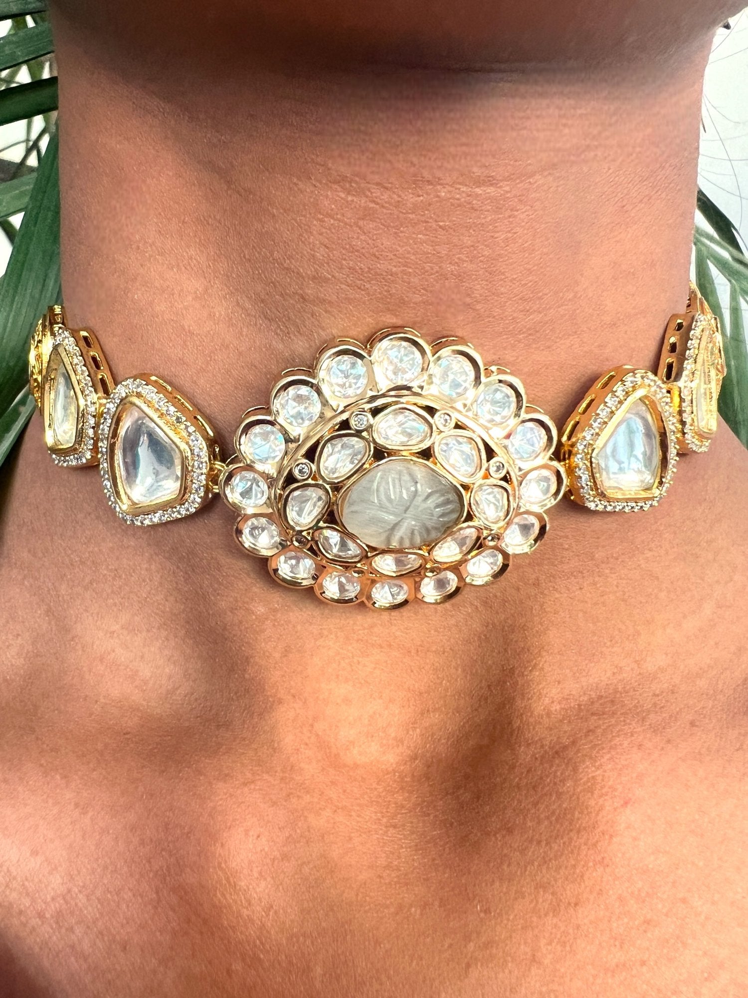 Le Hana Gold And White Kundan Necklace