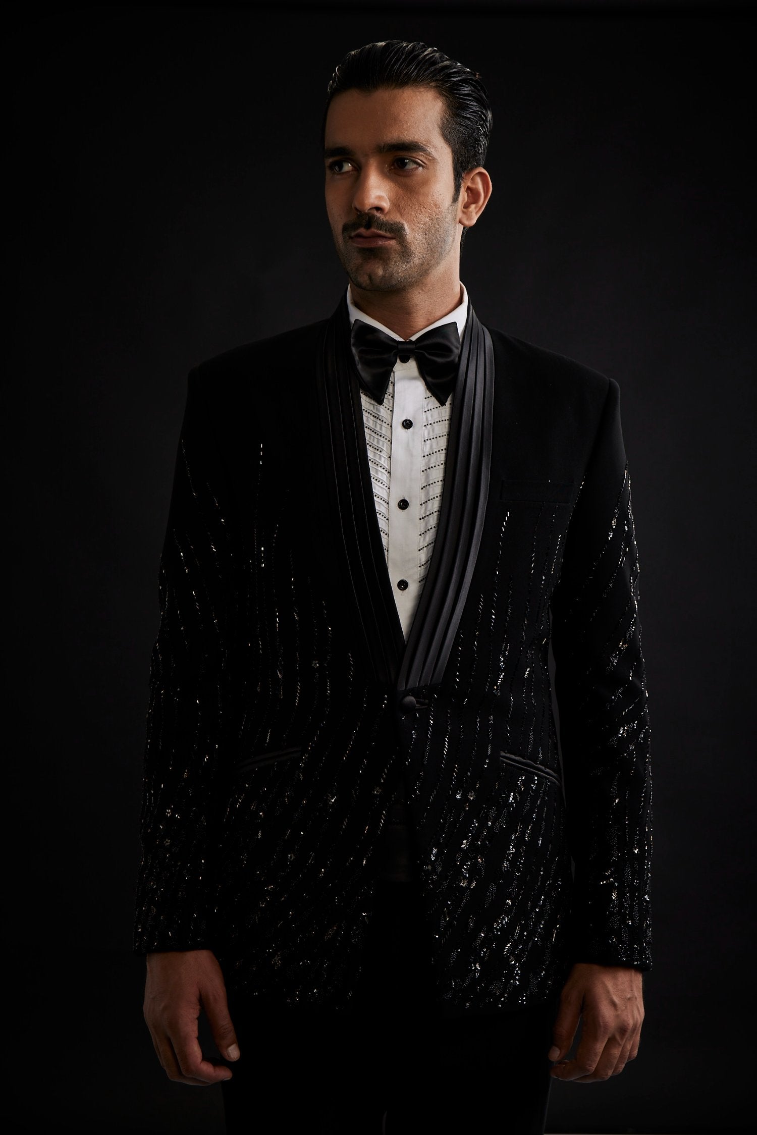 Classic Black Pleated Collar Tuxedo