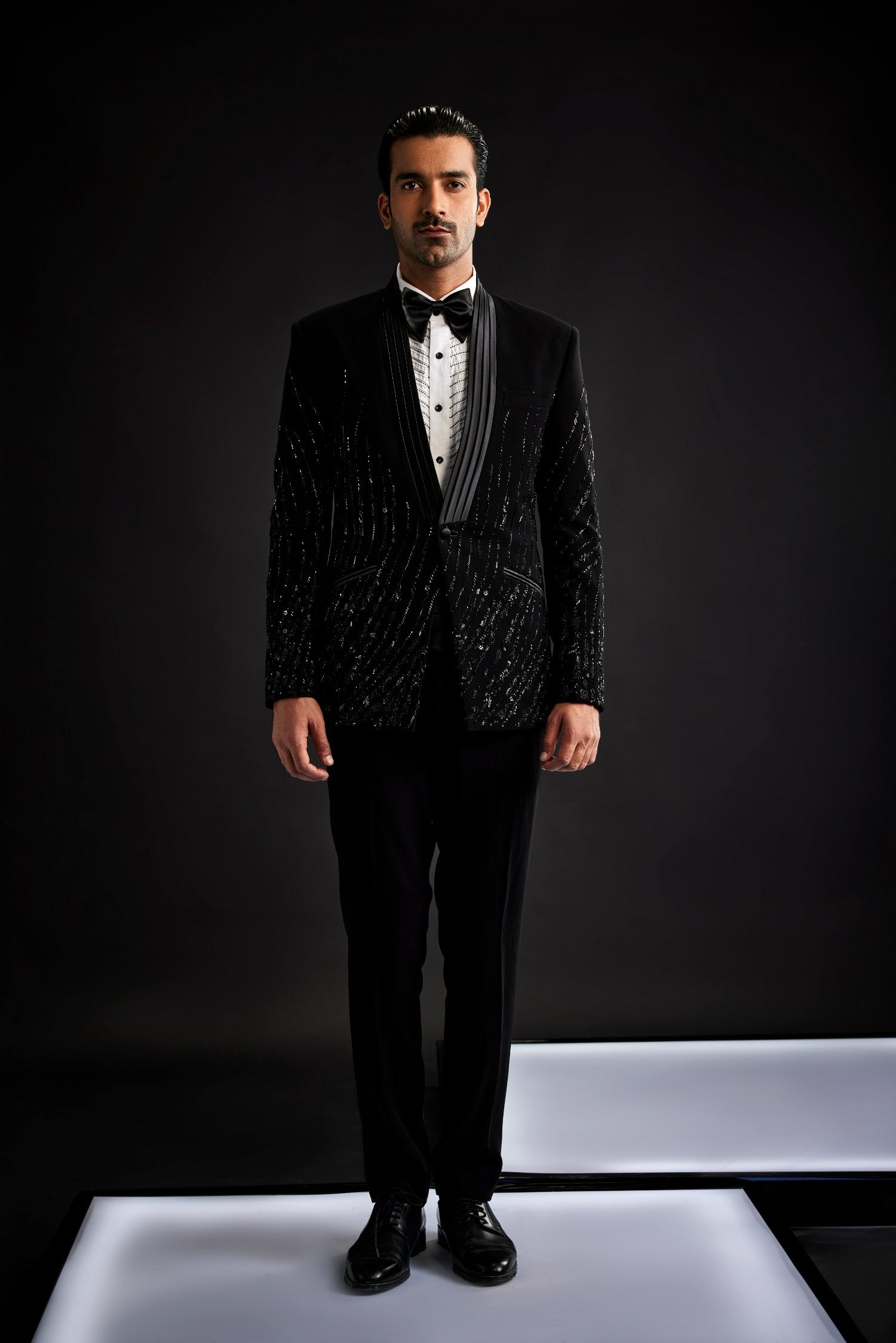 Classic Black Pleated Collar Tuxedo