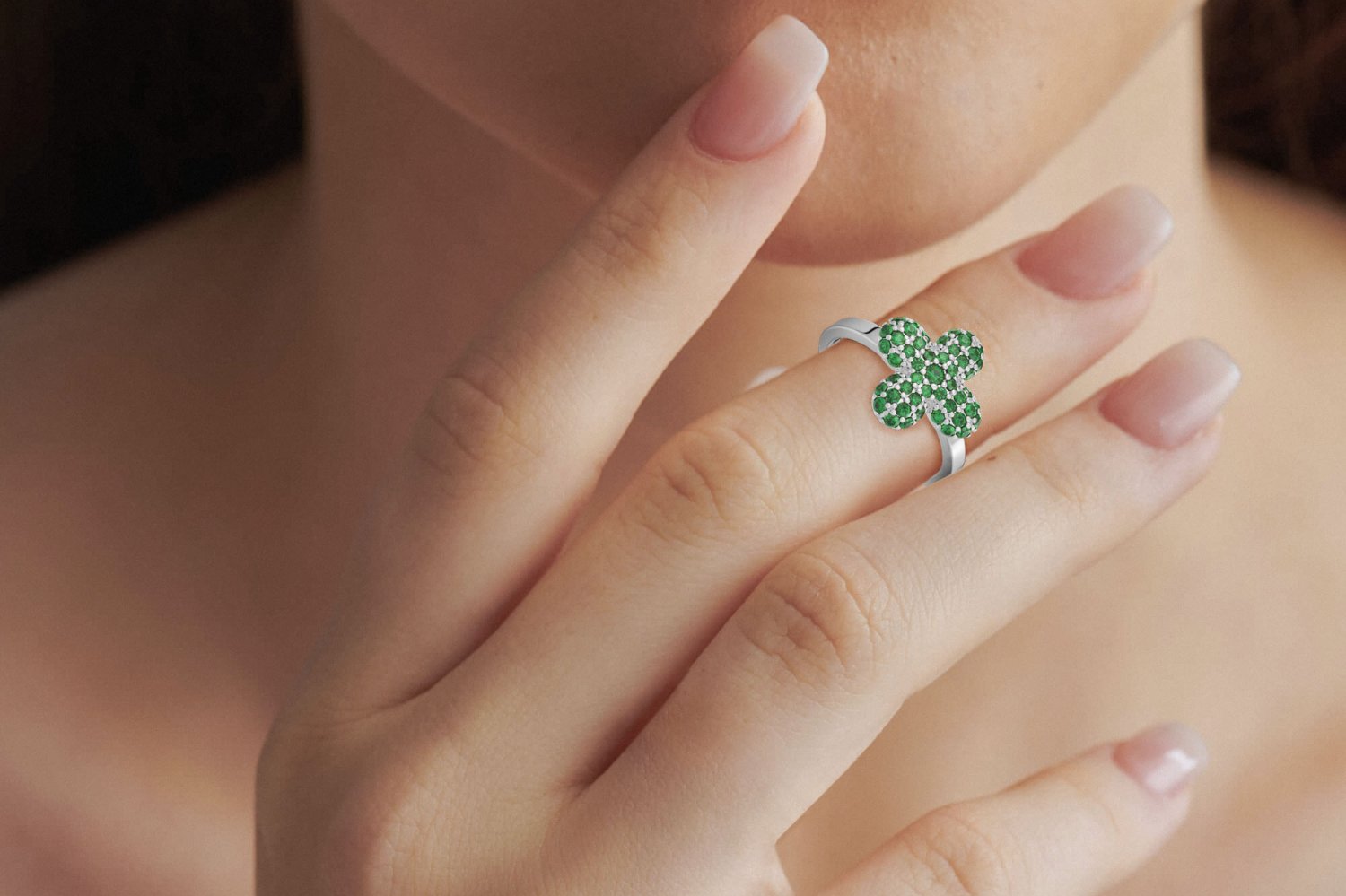 Bella Midi Ring in emerald green