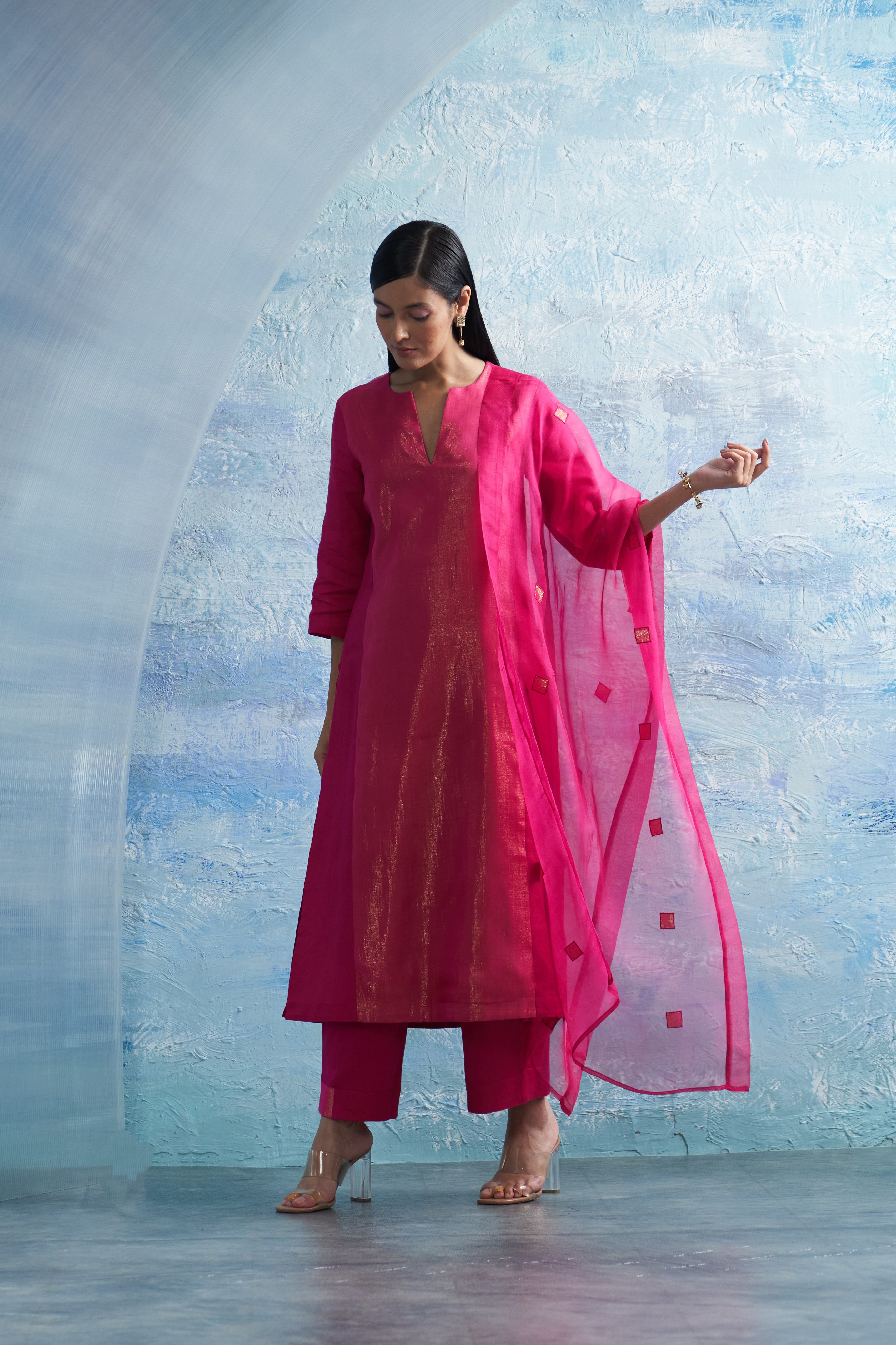 Aura Fuschia Notch-neck Kurta Set