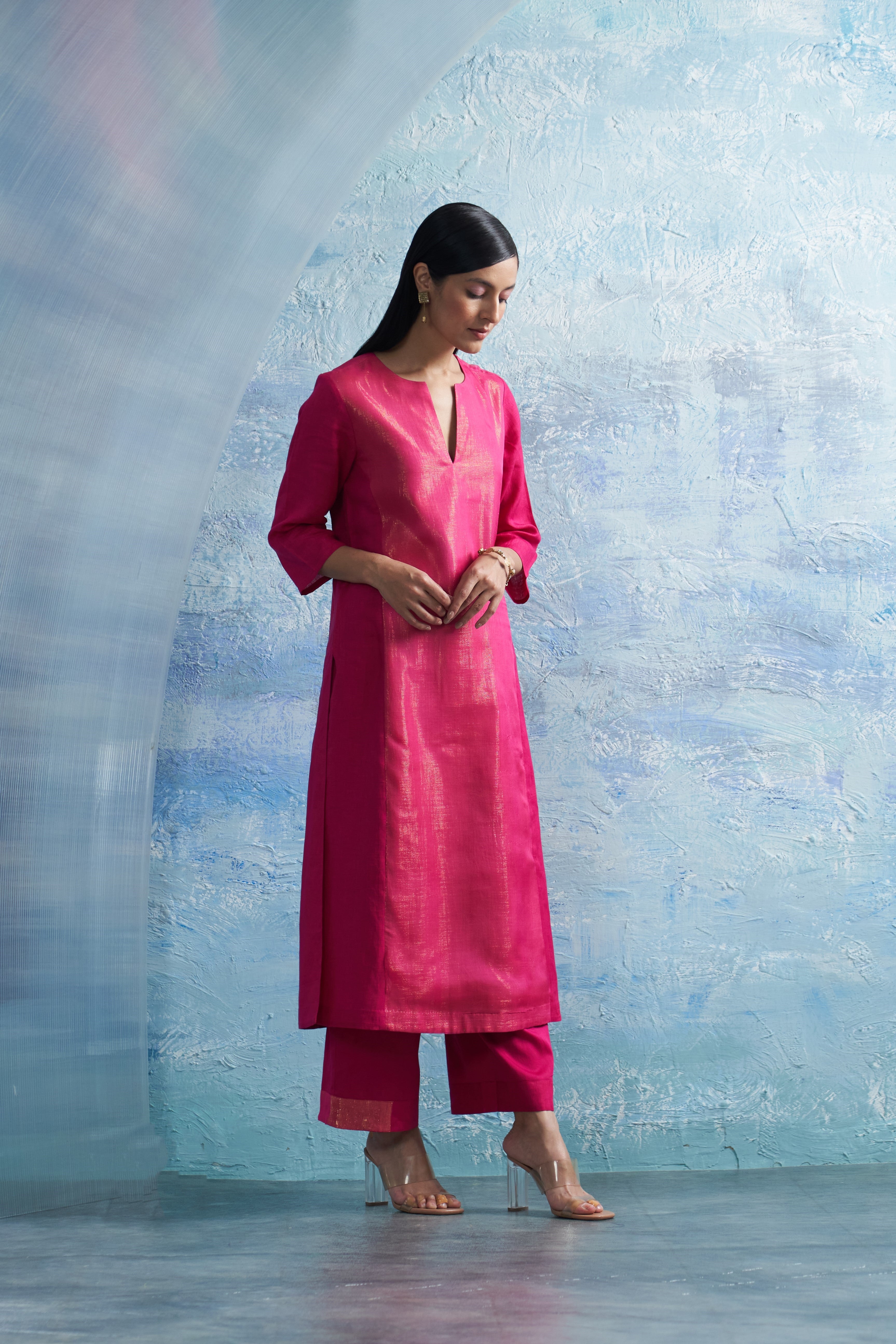 Aura Fuschia Notch-neck Kurta Set