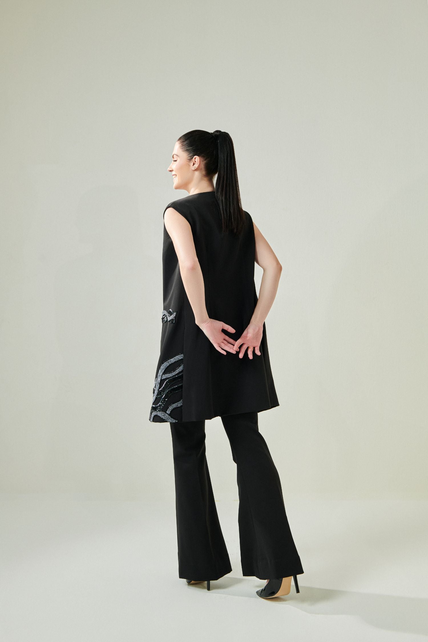 Black Sleevless Blaxer And Pants Set