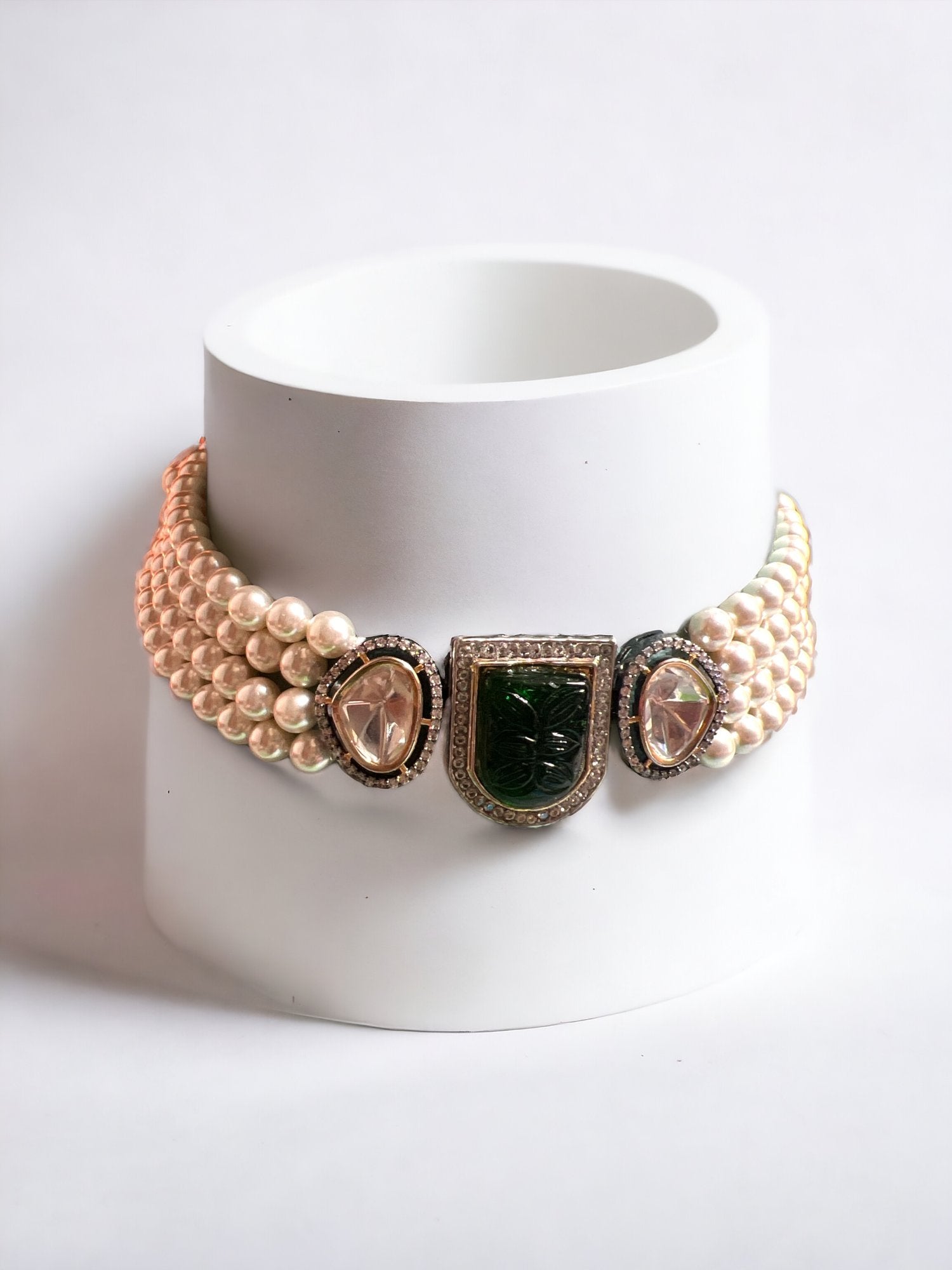 Le Lindo Green And White Plated Green Kundan Studded Necklace