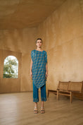 Load image into Gallery viewer, Teal Blue Metallic Kurti Drape Set
